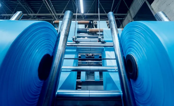 modern-automated-production-line-in-factory-plast-2026-01-11-09-09-32-utc-697ce3f5bc0ab